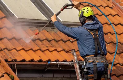Démoussage et hydrofuge de toiture à Jouvençon